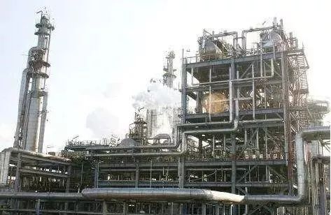 px挺價(jià),滌綸長絲產(chǎn)銷又爆了 布老板囤不囤貨 聚酯工廠與織造企業(yè)的博弈正在展開